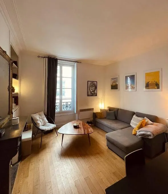 Paris 9E Bel Appartement De 40M2